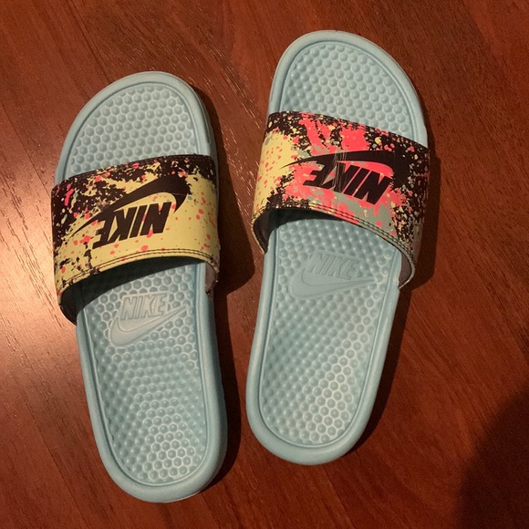 Nike slides - Picture 1 of 7